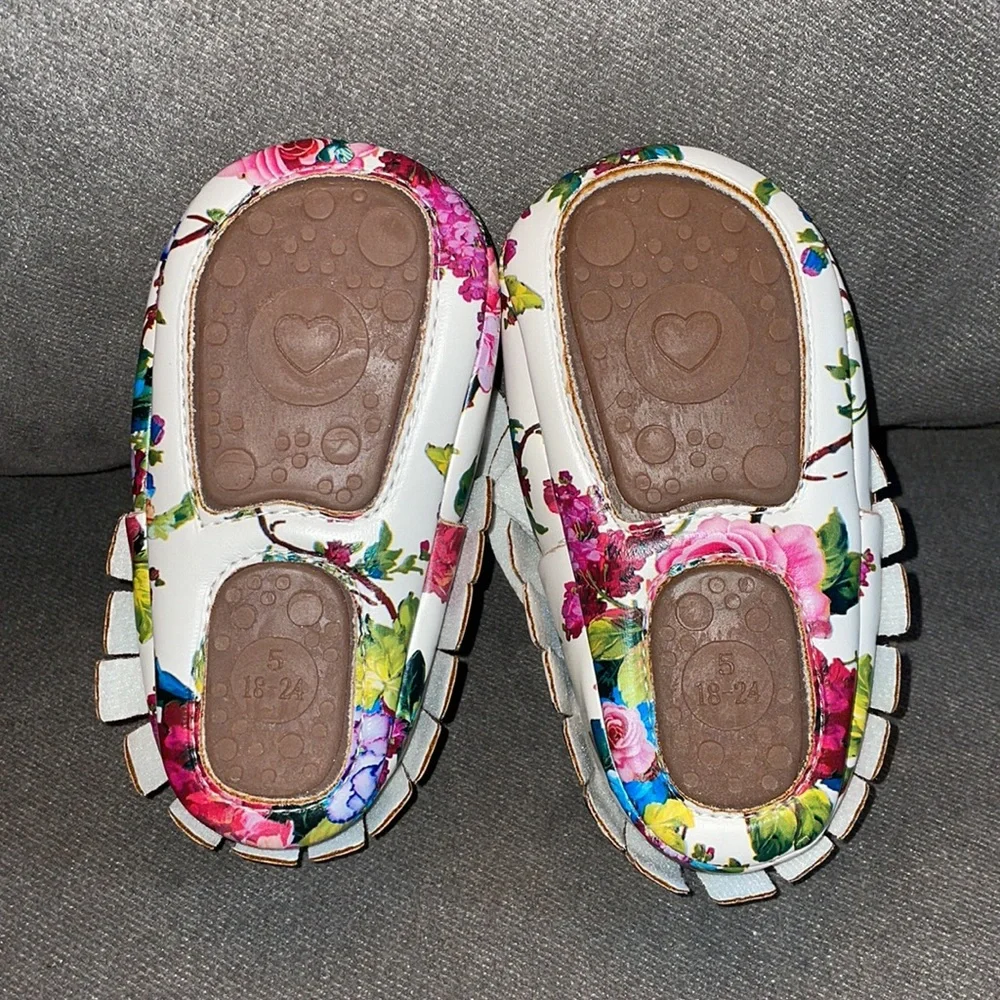 NWT.  Girls floral leather moccasins.  18-24 months.  Size 5